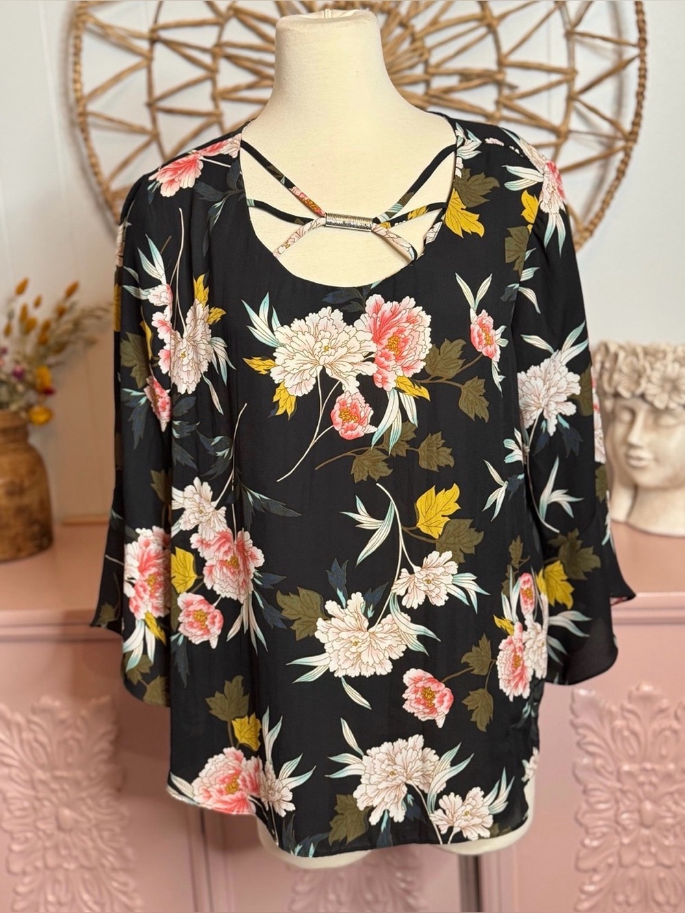 EST 1946 Floral‎ Black Women's XL Top